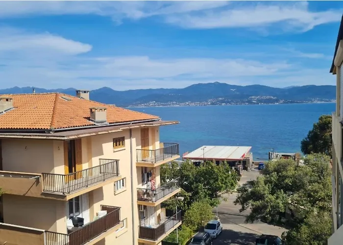 Appartement Spacious With Sea View